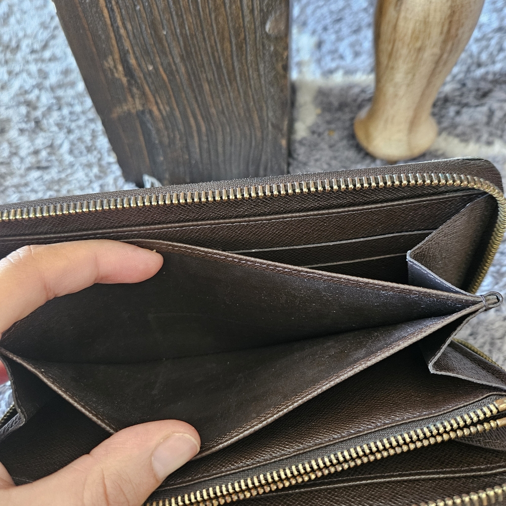Louis Vuitton Damier Brown Zip-Around Wallet - Picture 7 of 10